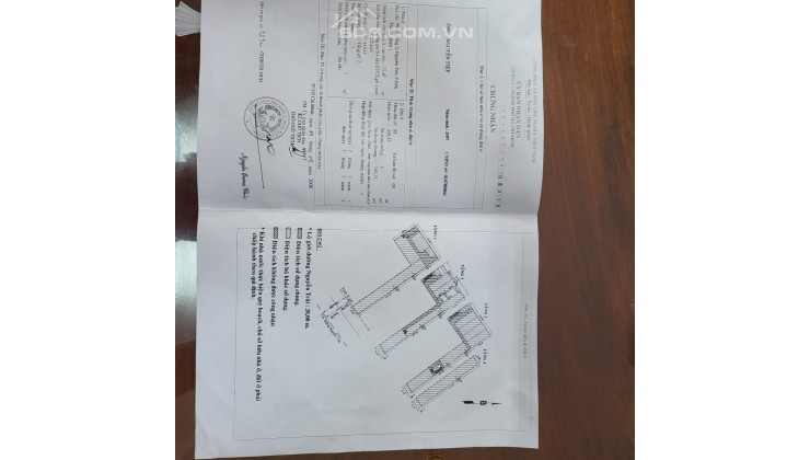 chính chủ cần tiền bán gấp căn hộ tầng 2 ,chung cư đường Nguyễn Trãi Quận 1, 4 tỷ( còn thương lượng)